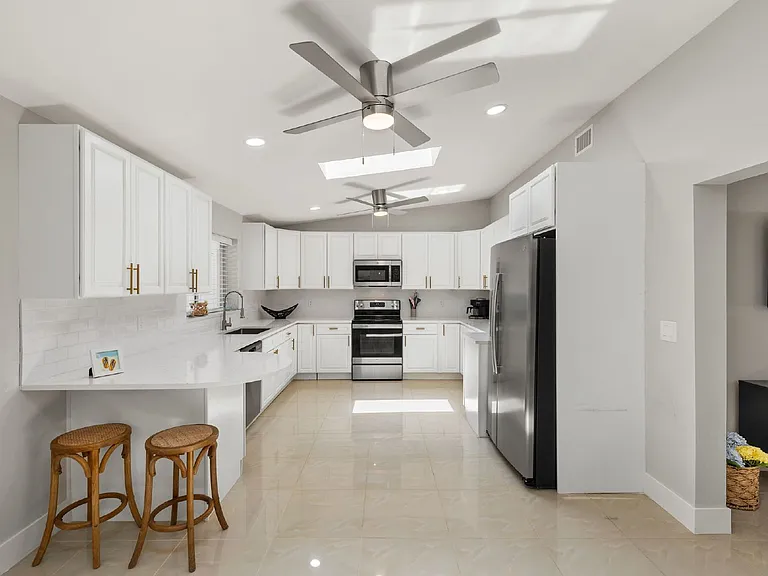 482 Tradewinds Ave — Photo 10