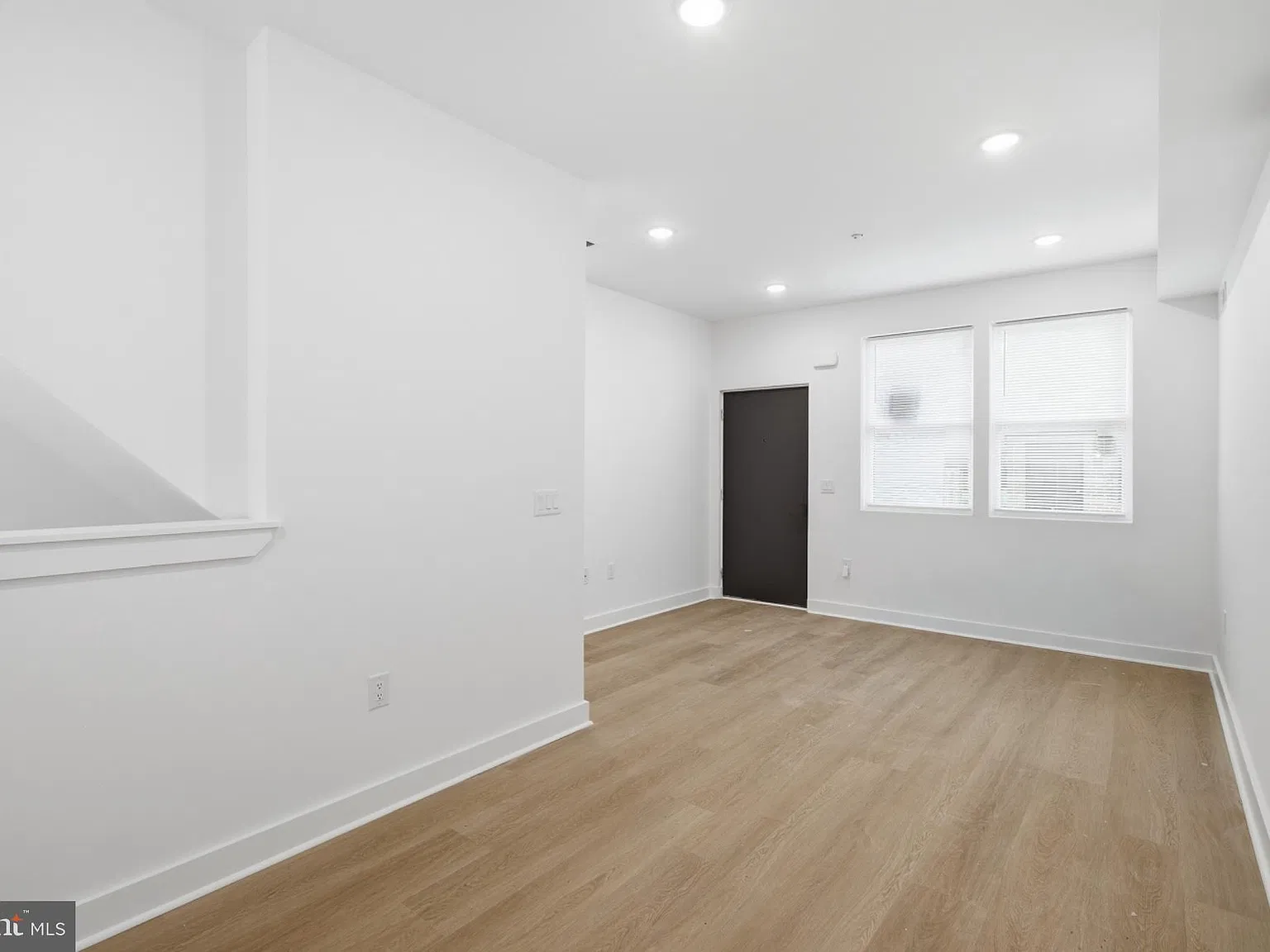 4 bed, 3.0 bath, $2,300 — Photo 4
