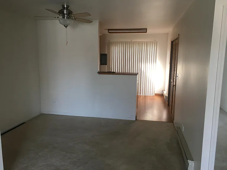 203 N Waters Edge Dr — Photo 2