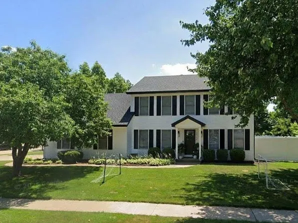 2729 Rosehill Ave, Bettendorf, IA 52722