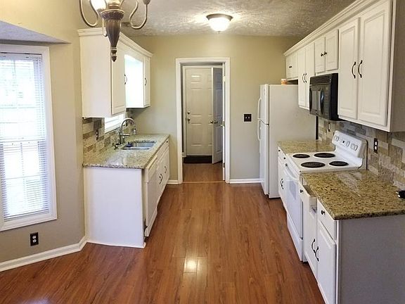 4th image of 1590 Clan Campbell Dr