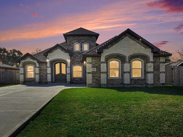 714 S Kansas St, La Porte, TX 77571