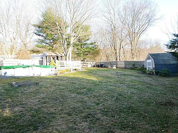 3rd image of 79 Florence Dr
