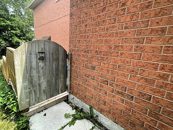 302 Livingstone St W #B — Photo 31
