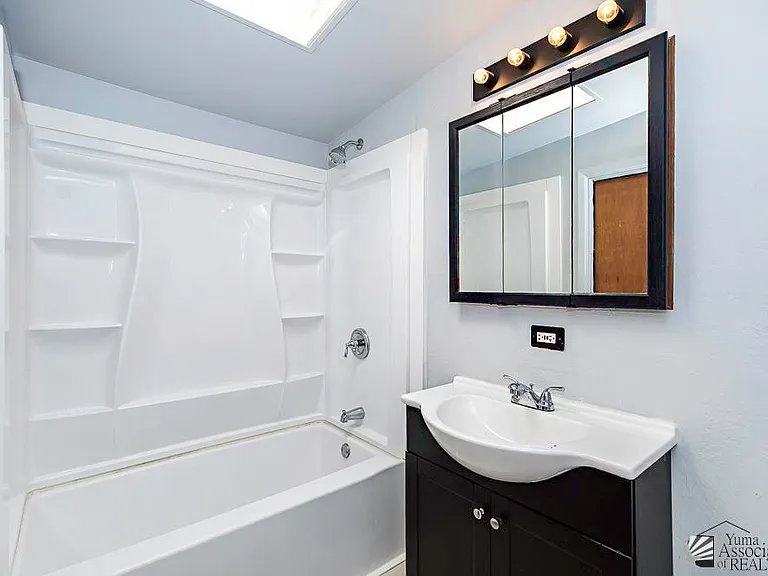 2662 S Madison Ave — Photo 14