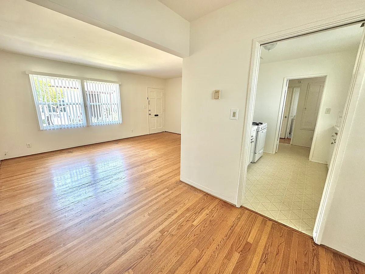 Building Photo - 2221 Florencita Ave #1/2