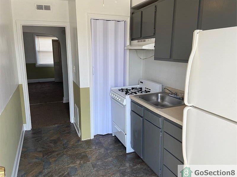 2nd image of 1034 Wilmington Ave #2