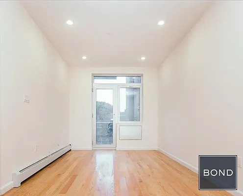 Rented by Bond New York | media 61