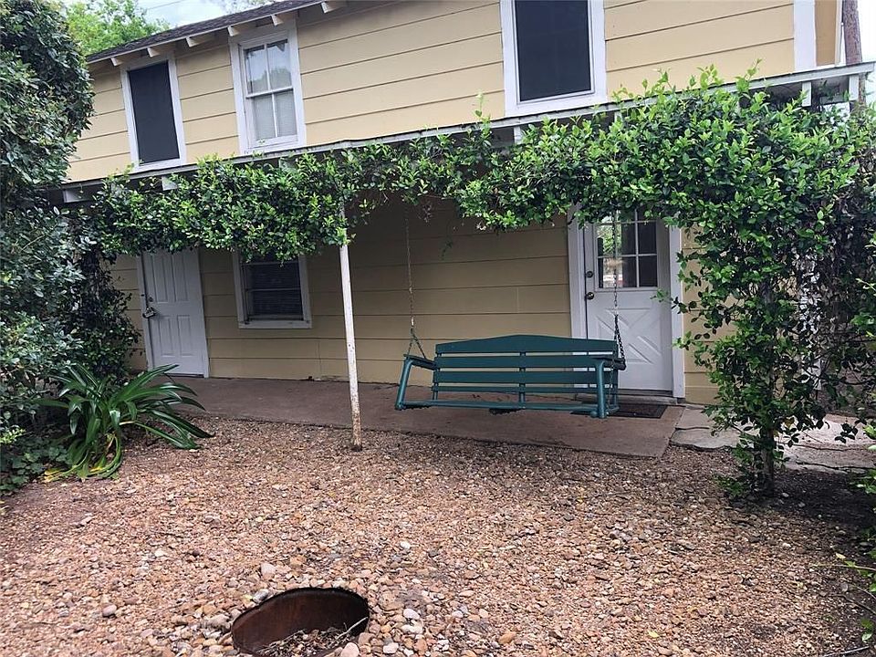 1st image of 208 1/2 Avenue A