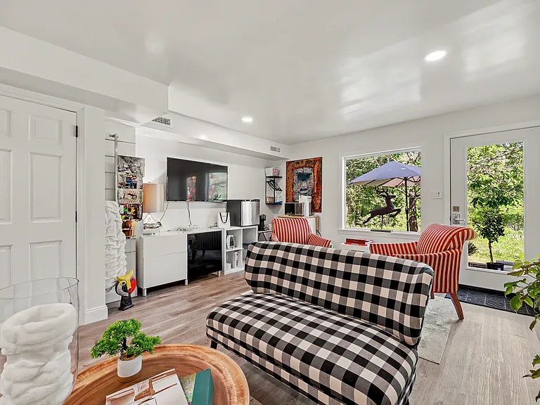 84 Hunting Ridge Rd — Photo 29