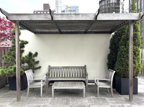 333 East 53rd Street image 14 of 22