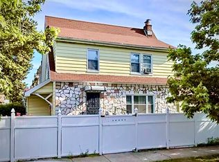 10450 210th St, Queens Village, NY 11429