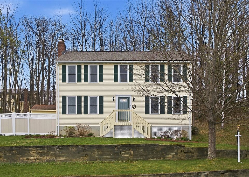 1st image of 74 Bracken Dr