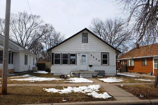 1st image of 2223 Metropolitan St