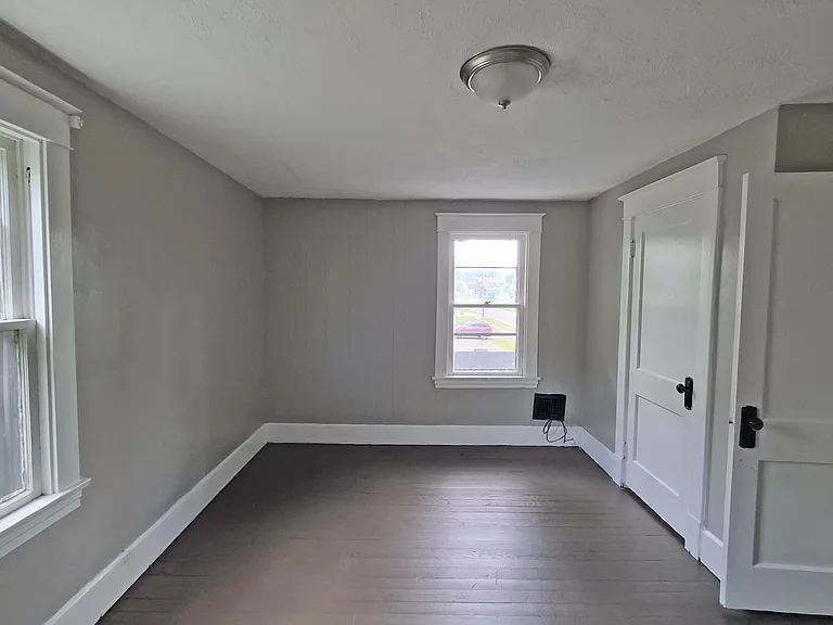 2311 Oakwood Ave — Photo 6