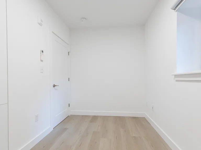 2837 Washington St #4 — Photo 5