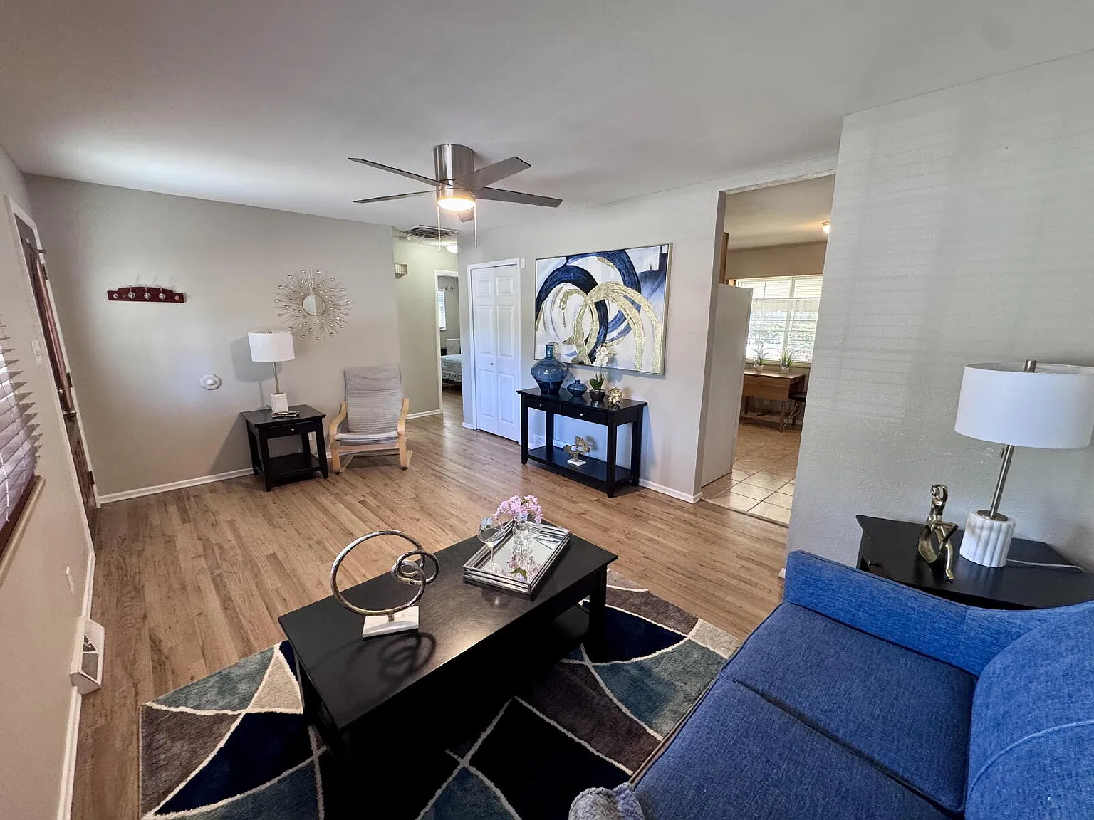 Charming 2 Bed 1 Bath Duplex — Photo 3
