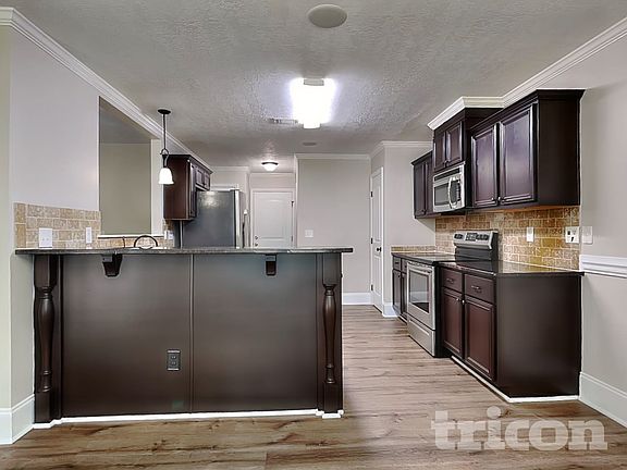 4th image of 1329 Royal Oak St