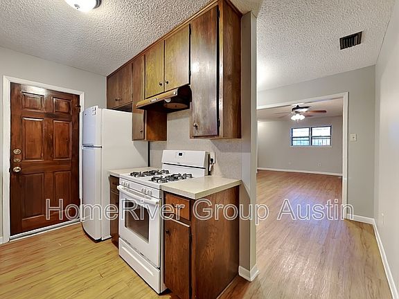 5th image of 8518 Putnam Dr #A