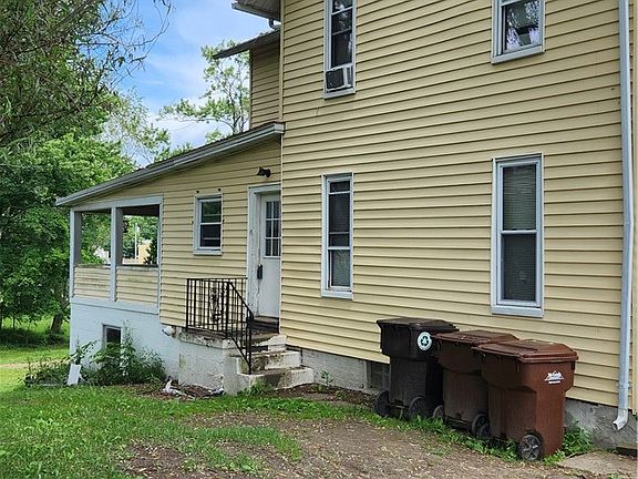 5th image of 337 Jackson St