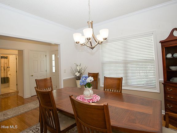 5th image of 160 Kingswood Circle