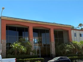 400 N Acacia Ave