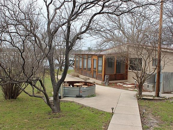 3rd image of 207 Lakeview Dr