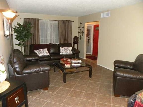 3rd image of 10312 Luella Ave