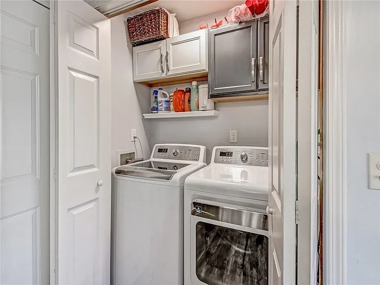 3840 Forsythia Way — Photo 17