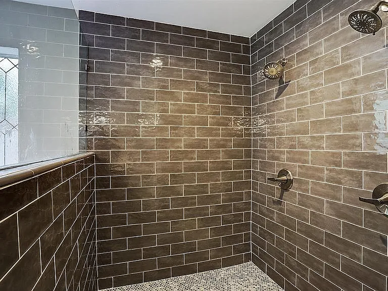 903 Crossroads Dr — Photo 6