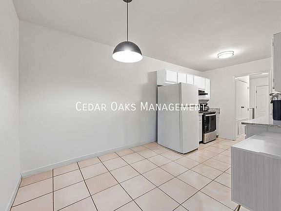 4th image of 5809 Samantha St #B