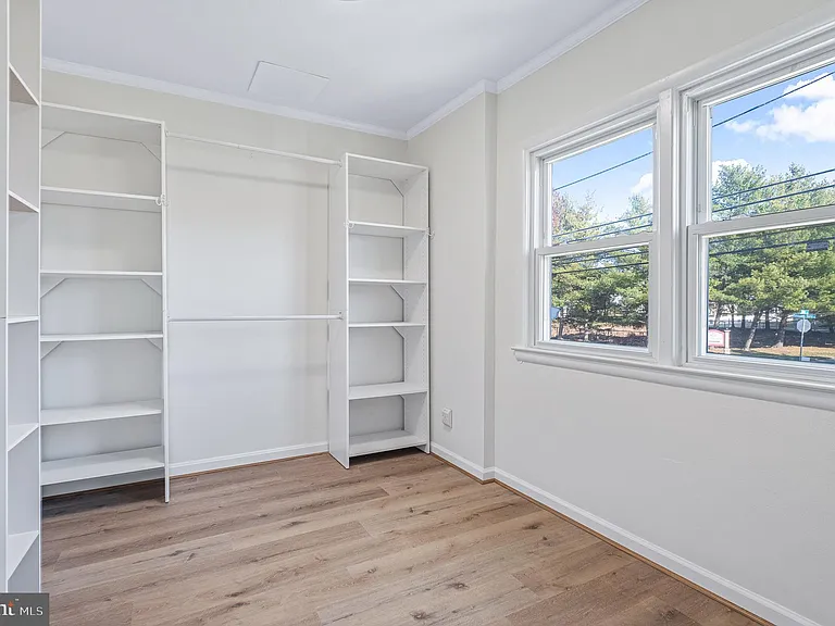 312 N Hammonds Ferry Rd — Photo 29