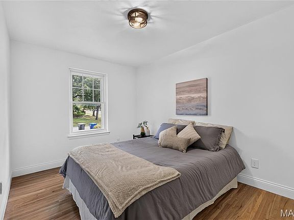 3rd image of 5017 Tulip Tree Ln