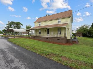 1 Baldwin St, Pelzer, SC 29669