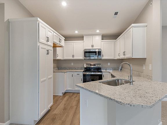 5th image of 5313 Augusta Dr
