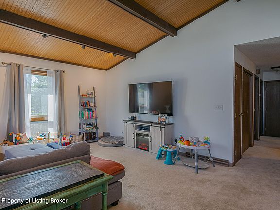 3rd image of 758 2nd Ave SE