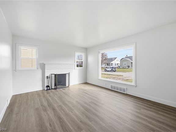 3rd image of 227 E Wilson St