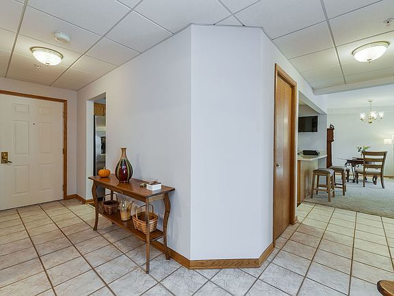 5th image of 1500 S Ardmore Ave APT 405