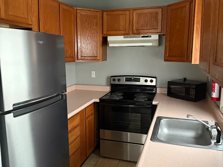 63 Groton Ave — Photo 11