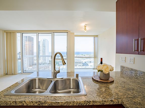 4th image of 909 Kapiolani Blvd APT 2702