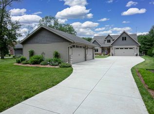 E8342 Shaw Rd, New London, WI 54961