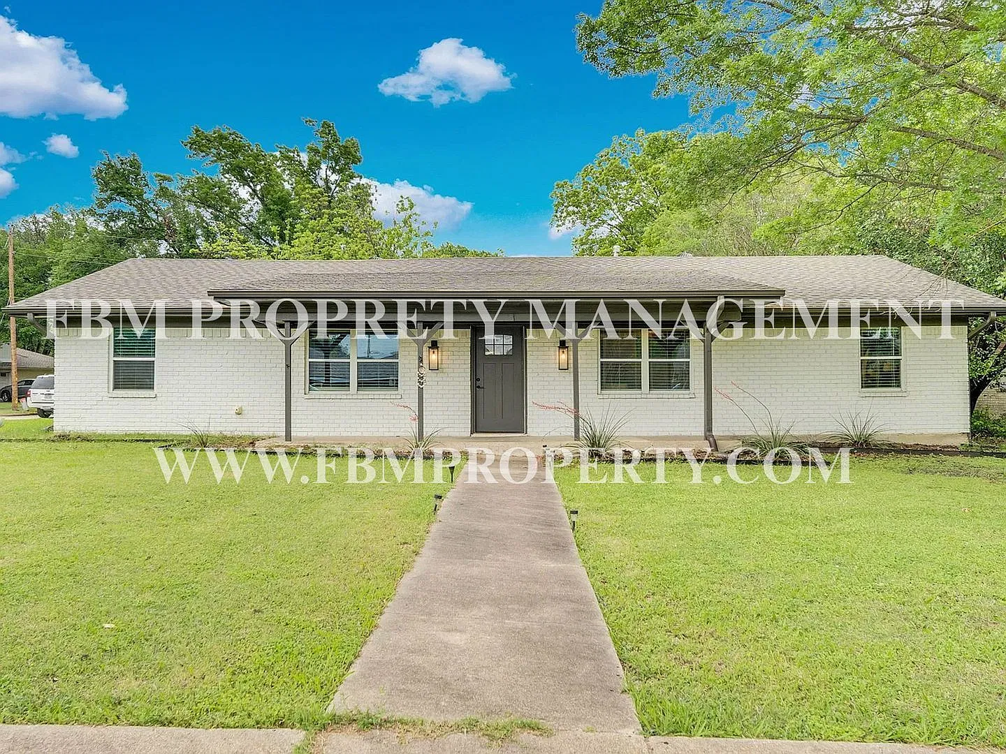 4 bed, 2.0 bath, 1665 sqft, $2,100 — Photo 1