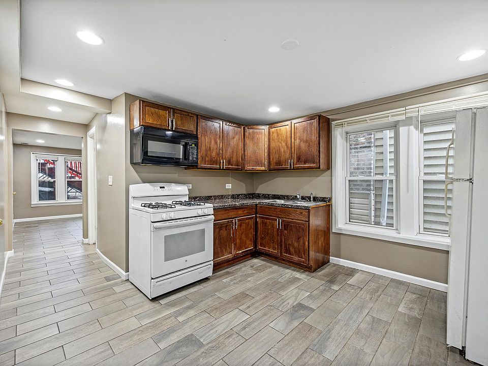 1st image of 2754 S Saint Louis Ave #1