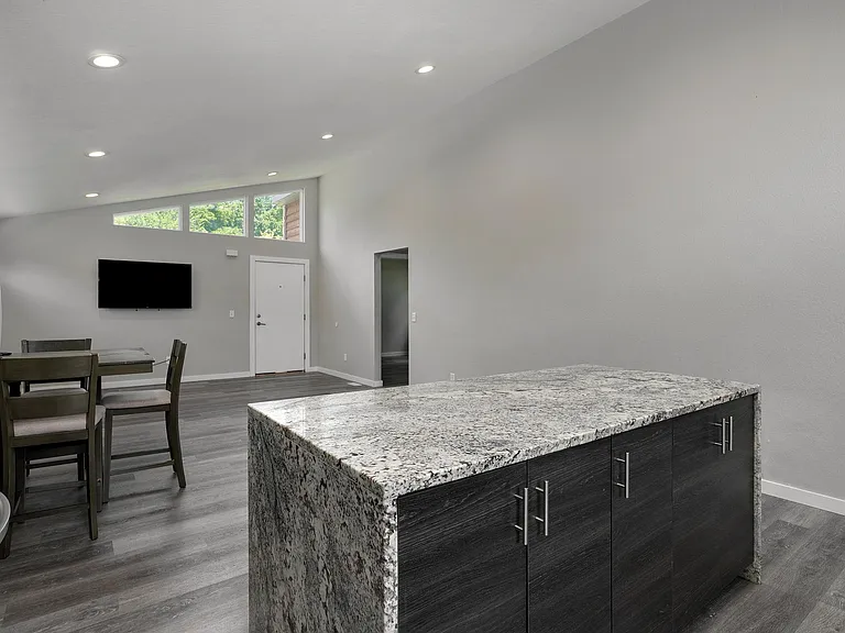 653 S Fairway Ave — Photo 14