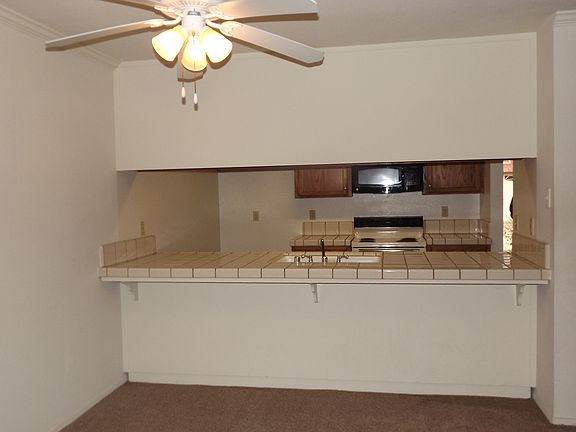 4th image of 2250 Scarborough Dr APT 16