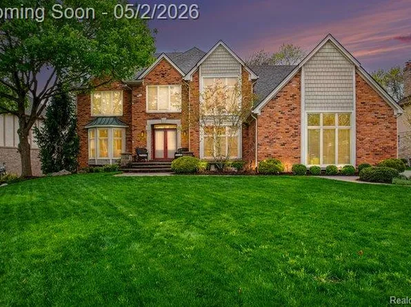 1699 Old Homestead Dr, Rochester Hills, MI 48306