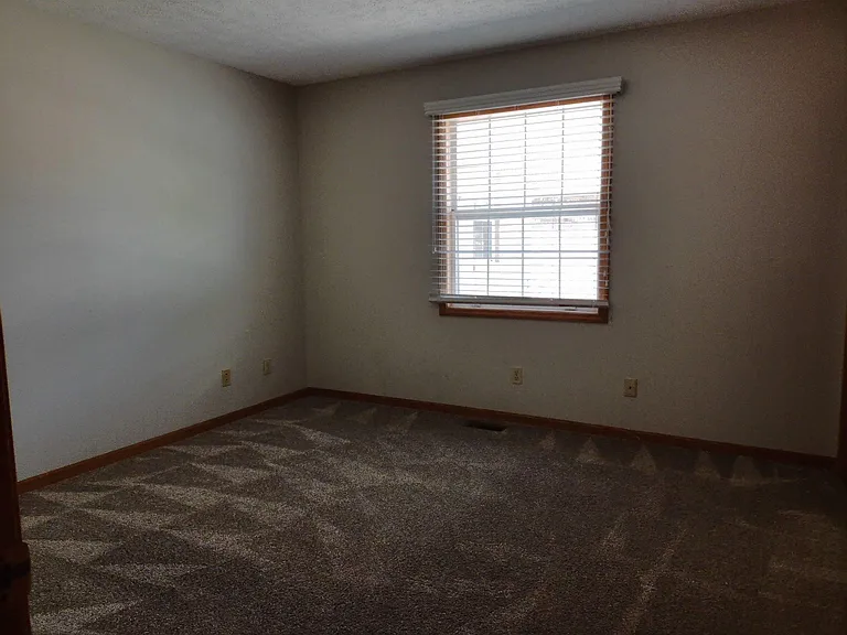 1902 Kristen Ct — Photo 15