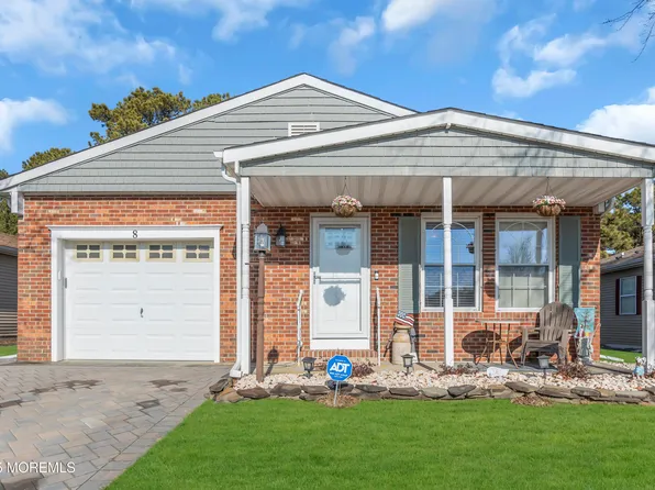 8 Santiago Drive W, Toms River, NJ 08757
