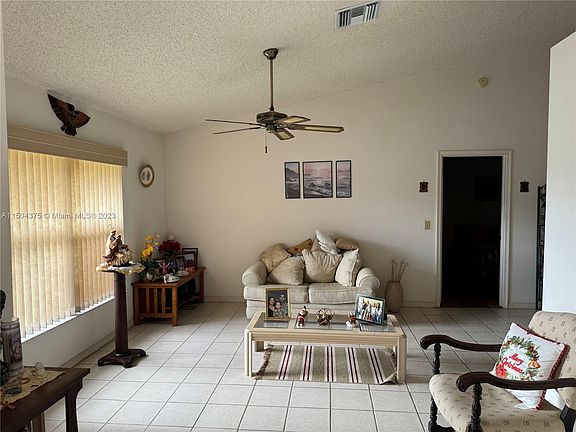 5th image of 9731 Dunhill Dr