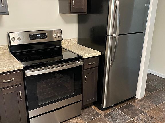 2nd image of 430 Chestnut St #B2